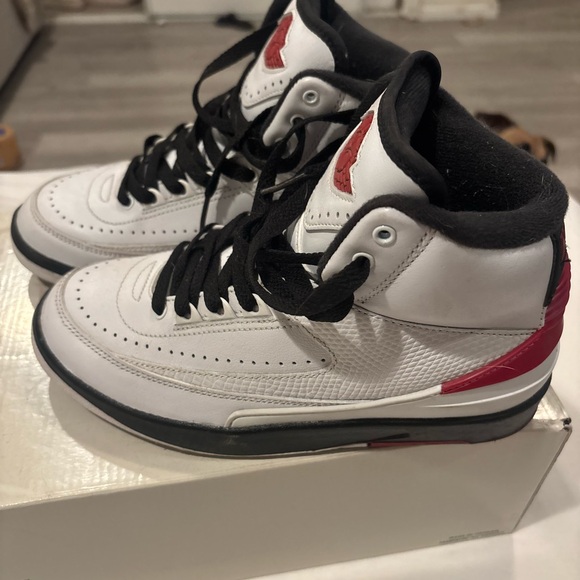 Jordan Retro 2s - Picture 5 of 8
